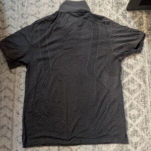 size large grey lululemon collar performance sports shirt